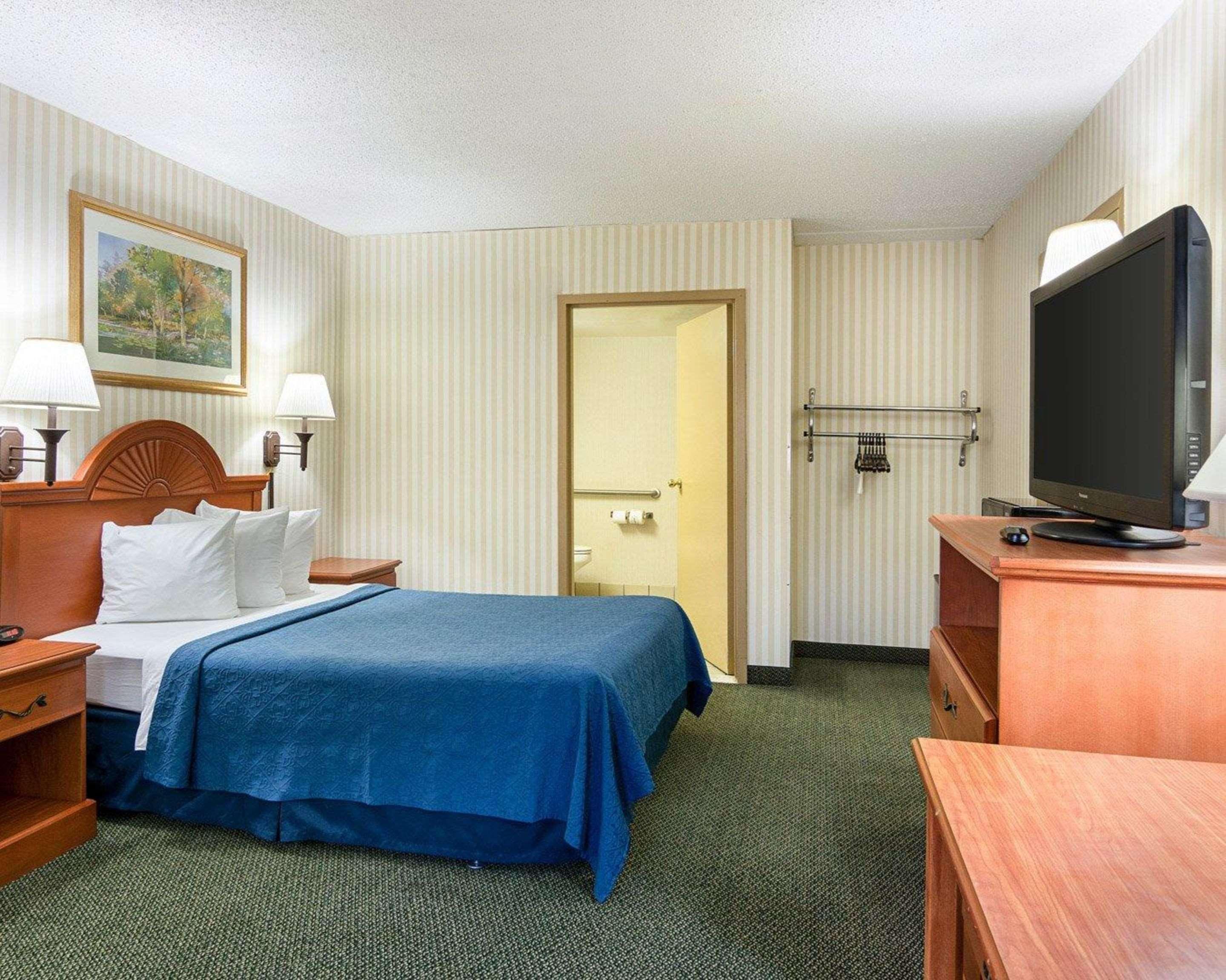 Rodeway Inn Camp Springs Exterior foto